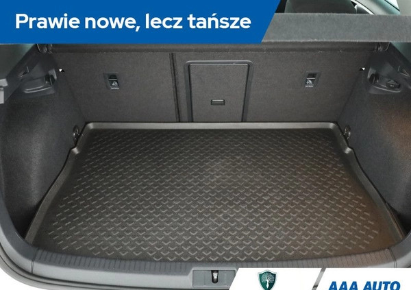 Volkswagen Golf cena 65000 przebieg: 47934, rok produkcji 2018 z Barwice małe 277